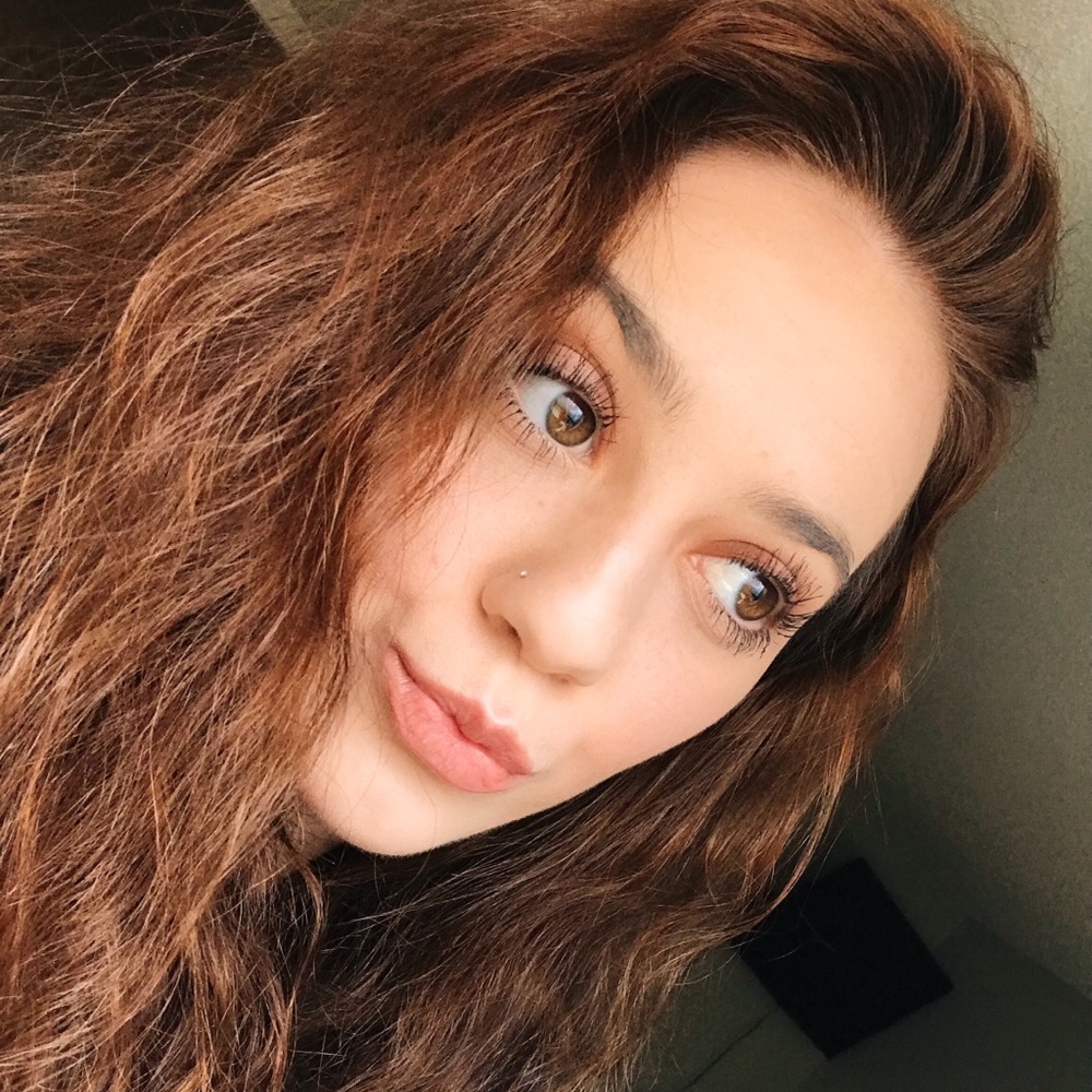 Meet your Posher, Adriana